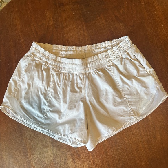 Lululemon Cream Athletic Shorts Lightweight Relaxed Fit
Size 10 TALL - Picture 1 of 3